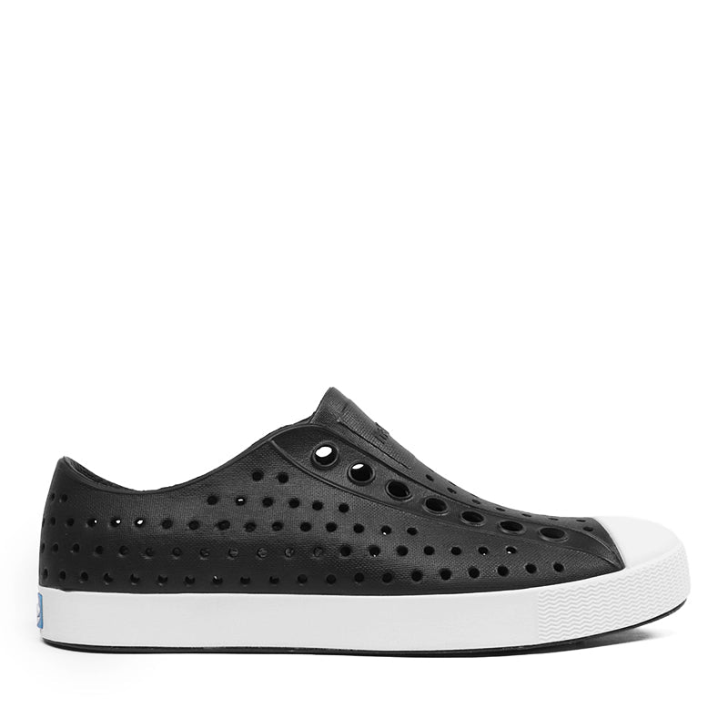 VARIANT:BLACK