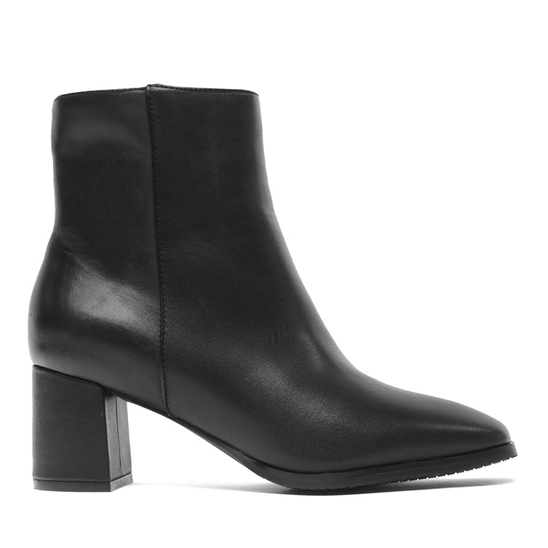 VARIANT:BLACK LEATHER