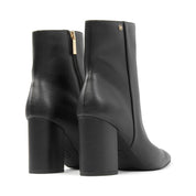VARIANT:BLACK LEATHER